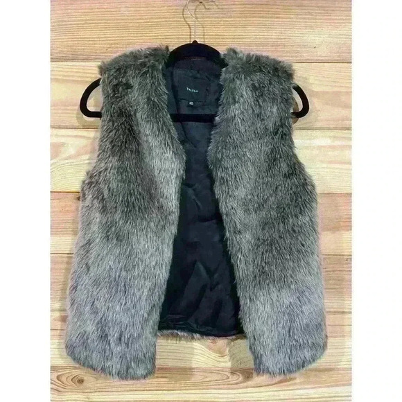 Aritzia Talula Park Slope Faux Fur Vest, size XXS - Picture 5 of 11